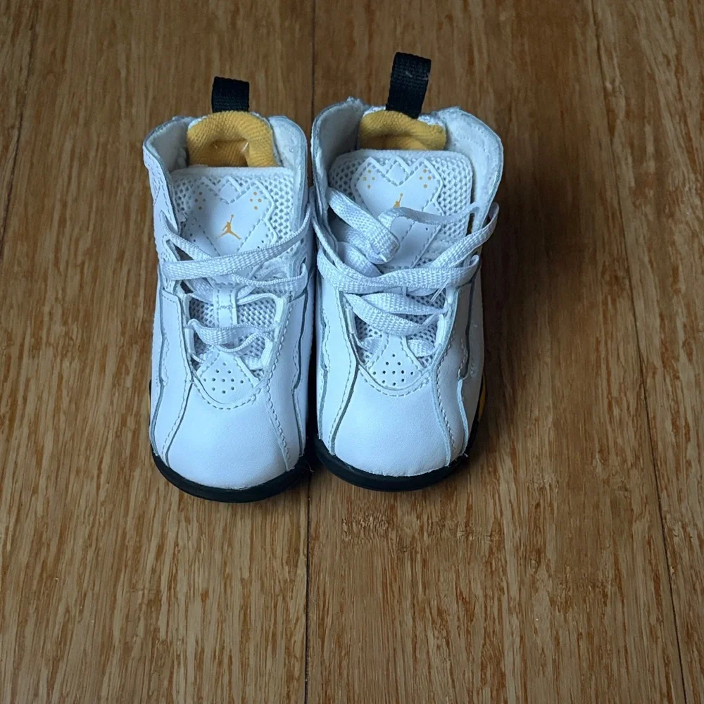 Jordan True Flight - Picture 3 of 5